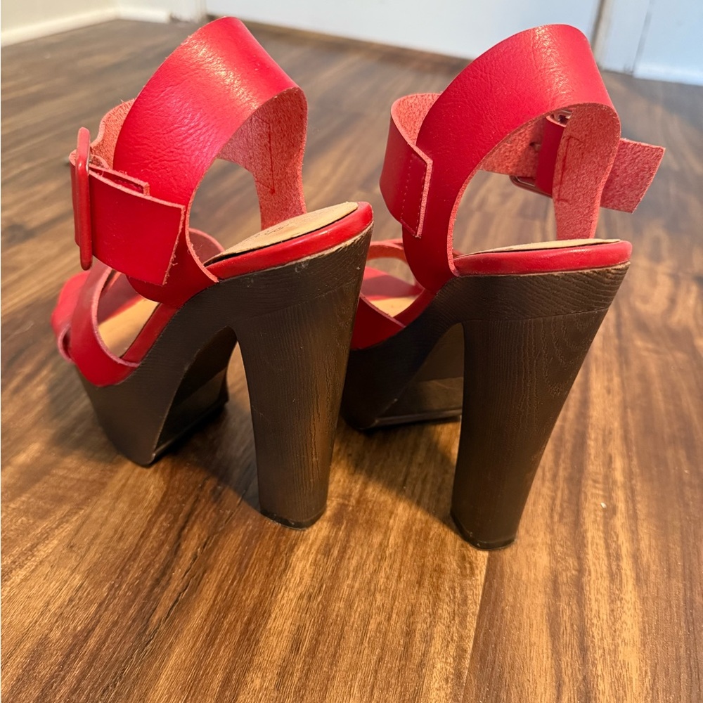 Shoe Dazzle Red Platform Heels - Picture 3 of 7